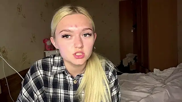 Sophia Blonde online show from May 25, 4:24 pm