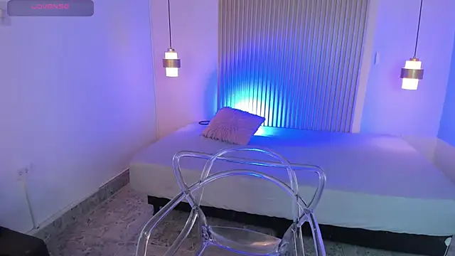 Snapshot of MollyGray8 chatting on May 6, 12:54 pm MollyGray8 online show from May 6, 12:54 pm