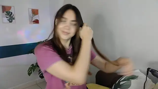 Snapshot of NebulaaHaven chatting on March 31, 5:57 pm NebulaaHaven online show from March 31, 5:57 pm