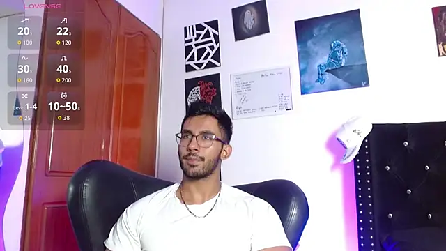 romanpearce  online show from May 26, 2:07 am