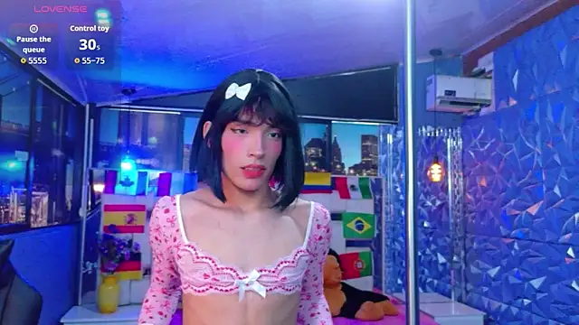 IsaacNovaa online show from June 12, 8:19 pm