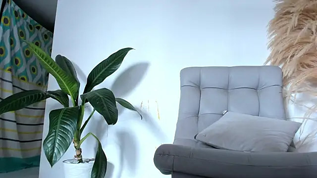 DakotaStills  online show from May 4, 2:35 pm