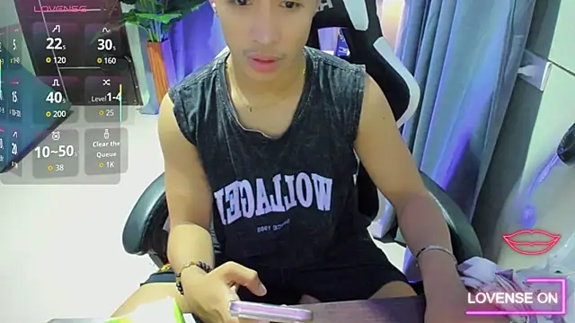 Snapshot of Molly_McQueen chatting on March 27, 5:24 am Molly McQueen online show from March 27, 5:24 am