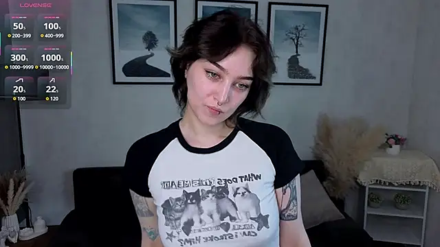 WavaMaddison online show from May 11, 1:44 am