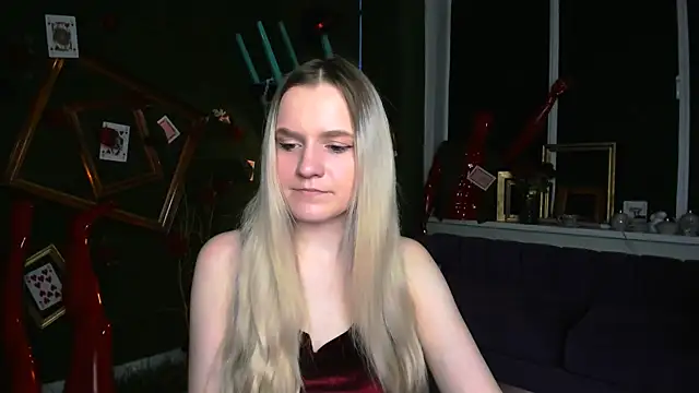 Snapshot of SherriButlers chatting on April 23, 5:19 am SherriButlers online show from April 23, 5:19 am