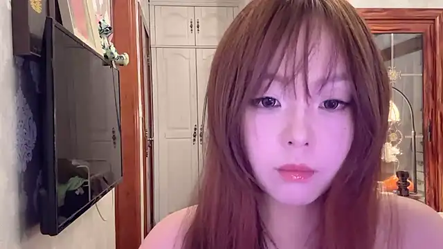 Snapshot of thelittlexx chatting on May 19, 7:47 am thelittlexx online show from May 19, 7:47 am