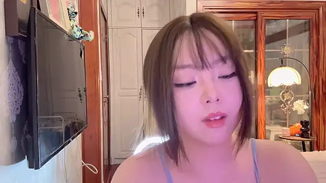 Snapshot of thelittlexx chatting on May 23, 7:46 am thelittlexx online show from May 23, 7:46 am