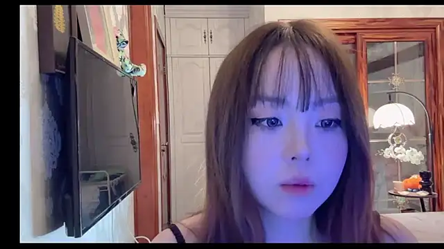 Snapshot of thelittlexx chatting on June 6, 7:57 am thelittlexx online show from June 6, 7:57 am