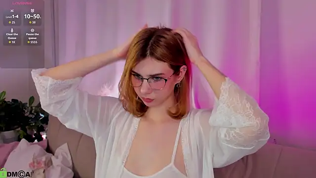 Snapshot of Maneela_Kennedy chatting on March 31, 12:16 pm Maneela Kennedy online show from March 31, 12:16 pm