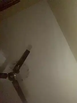 Mazekueen online show from April 15, 9:04 pm