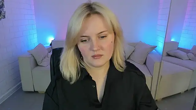 KathyBriggs online show from March 28, 5:18 am