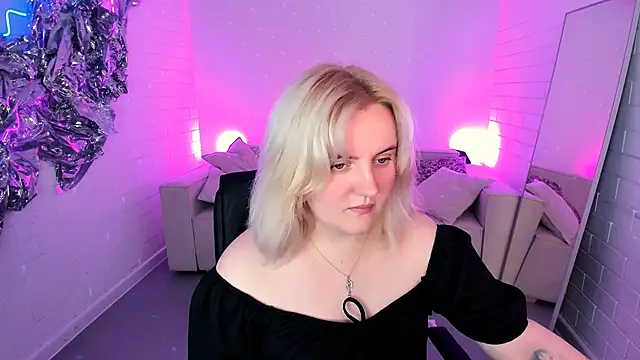KathyBriggs online show from May 31, 7:04 am