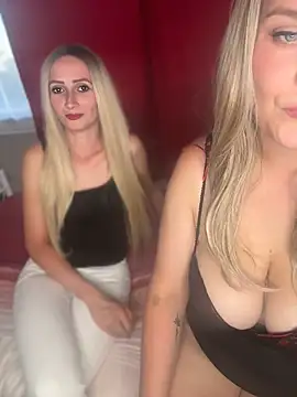 Snapshot of Blonde_Cougar chatting on July 10, 6:21 pm Blonde Cougar online show from July 10, 6:21 pm