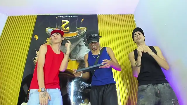 Snapshot of Gang_Members_xxx chatting on March 25, 7:42 pm Gang Members xxx online show from March 25, 7:42 pm