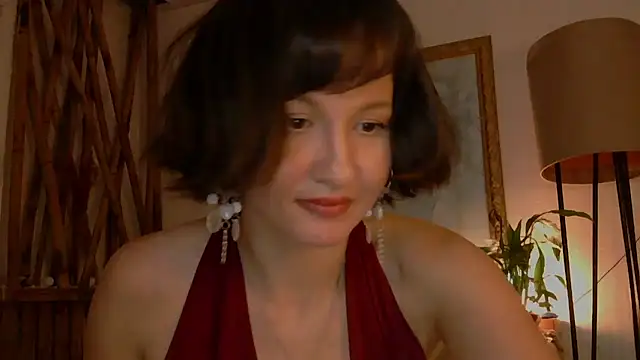 Snapshot of wanderwhitch chatting on May 23, 3:45 am wanderwhitch online show from May 23, 3:45 am