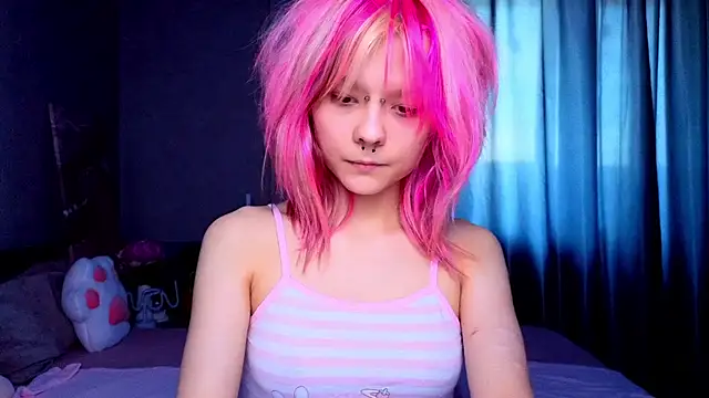 PerryKitty online show from July 4, 4:02 pm
