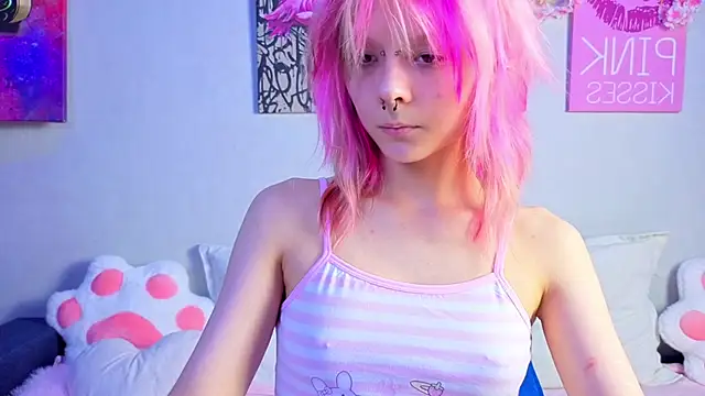 PerryKitty online show from July 13, 3:48 pm