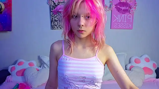 PerryKitty online show from July 24, 2:48 pm