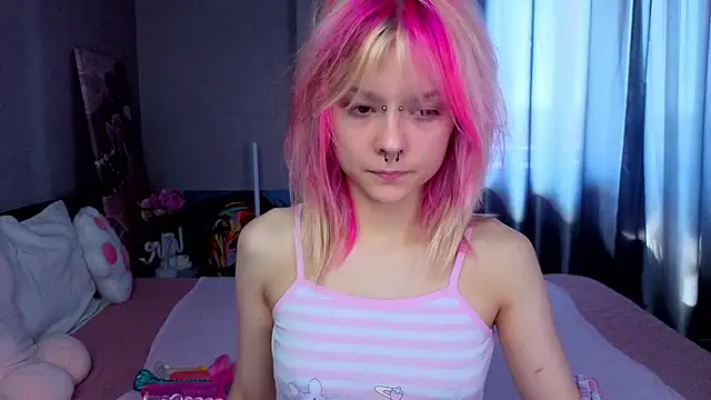 PerryKitty online show from August 7, 12:07 pm