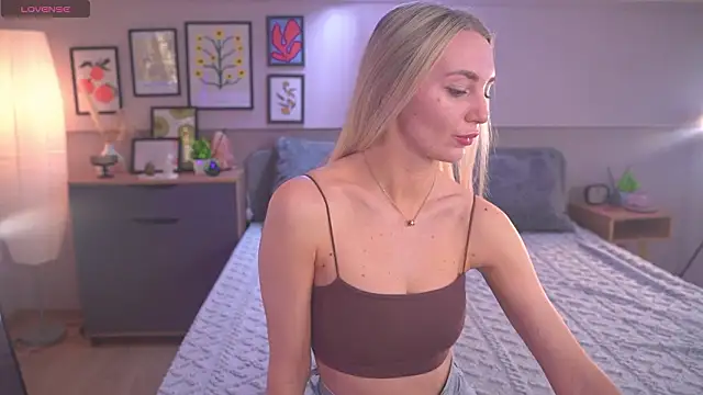 Snapshot of Sweety_Becky chatting on March 29, 8:03 am Sweety Becky online show from March 29, 8:03 am