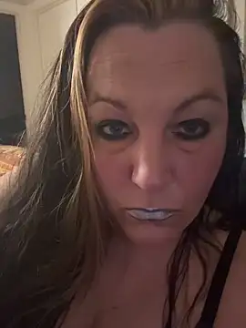 Snapshot of Queenemerald chatting on March 27, 3:23 am Queenemerald online show from March 27, 3:23 am