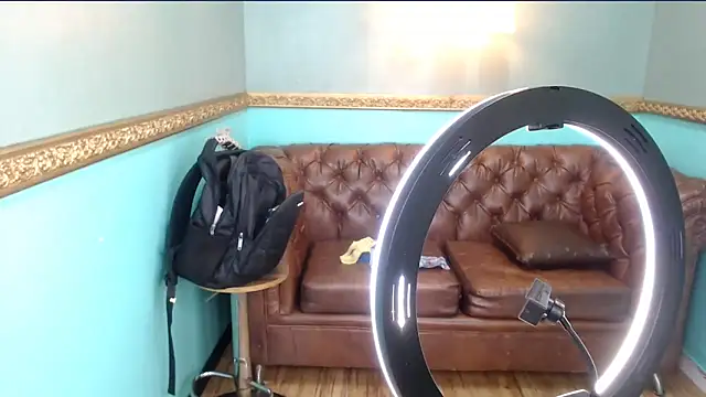 Julia Bliss online show from May 13, 11:51 am