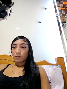 Snapshot of yvonne_1998 chatting on April 14, 2:06 am yvonne 1998 online show from April 14, 2:06 am