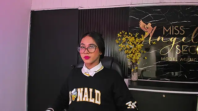 Miss KhalifaDoll online show from April 1, 4:02 am