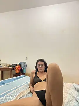 kimberlysnow11 online show from May 17, 3:04 am