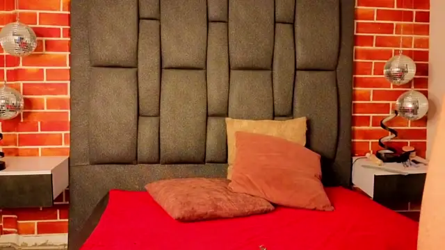 luxuryheavenn online show from March 27, 6:51 pm