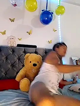 ANDRES URRIETA online show from April 7, 10:05 am