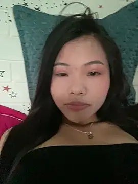 Snapshot of Mi-Lani chatting on March 27, 1:55 am Mi-Lani online show from March 27, 1:55 am