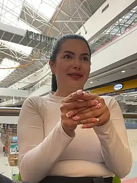 Snapshot of Cami_olarte chatting on June 11, 6:17 pm Cami olarte online show from June 11, 6:17 pm