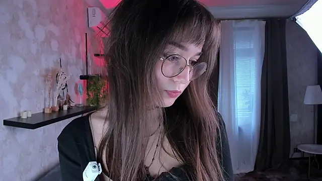 LaelIvie online show from April 29, 8:18 am