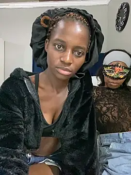 DarkChocolateSlender  online show from April 18, 4:44 pm