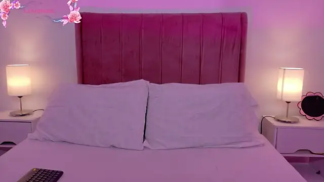 MoollyLove online show from June 20, 11:57 am