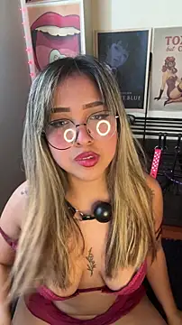 NinaValencia  online show from May 20, 7:09 pm