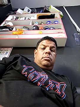 Snapshot of Danielleon12_ chatting on March 28, 7:13 pm Danielleon12 online show from March 28, 7:13 pm