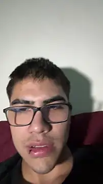 juandoxm4 online show from May 3, 5:13 am