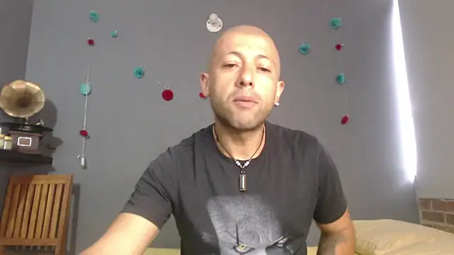 Snapshot of _bonnie_and_clyde chatting on May 30, 9:23 pm bonnie and clyde online show from May 30, 9:23 pm