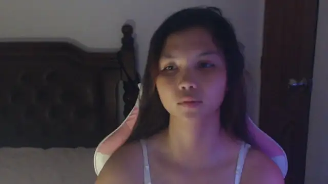 Snapshot of sweet_21_1 chatting on July 25, 5:21 pm sweet 21 1 online show from July 25, 5:21 pm