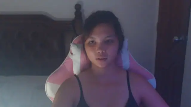 Snapshot of sweet_21_1 chatting on July 29, 7:23 pm sweet 21 1 online show from July 29, 7:23 pm