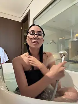 juliacosta online show from April 18, 7:29 pm