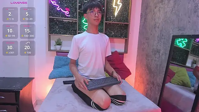 Eyden Connor online show from June 2, 11:07 pm