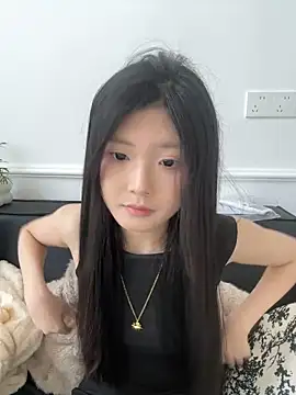 Snapshot of YouMi18 chatting on April 1, 3:51 am YouMi18 online show from April 1, 3:51 am