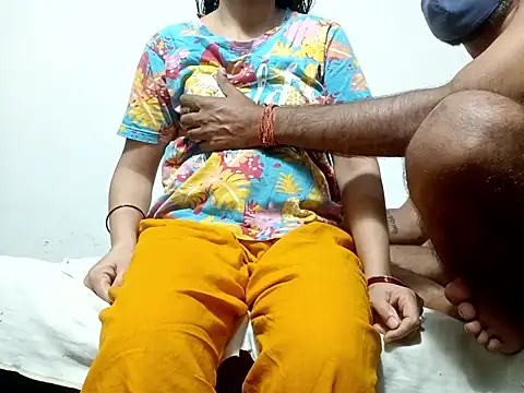 Snapshot of Sexyy_Bhabhi_143 chatting on April 15, 5:42 pm Sexyy Bhabhi 143 online show from April 15, 5:42 pm