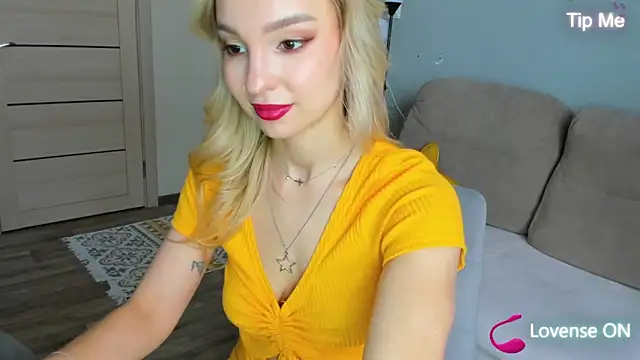 MelodyIllves online show from May 13, 7:28 am