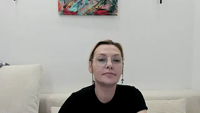 Snapshot of OeigesMik chatting on March 30, 10:16 am OeigesMik online show from March 30, 10:16 am