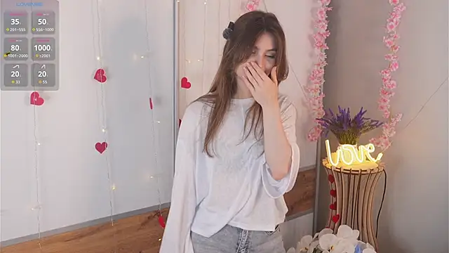 CherlyGuss online show from June 9, 3:18 am