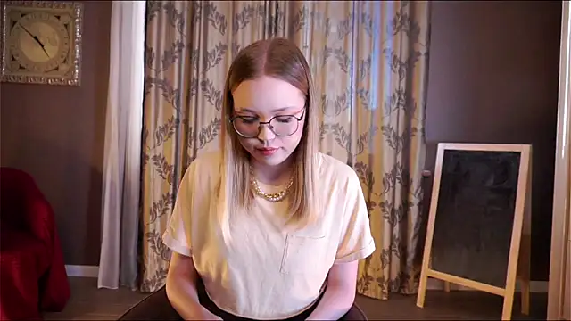 Snapshot of JeaneNordenn chatting on March 31, 1:11 pm JeaneNordenn online show from March 31, 1:11 pm